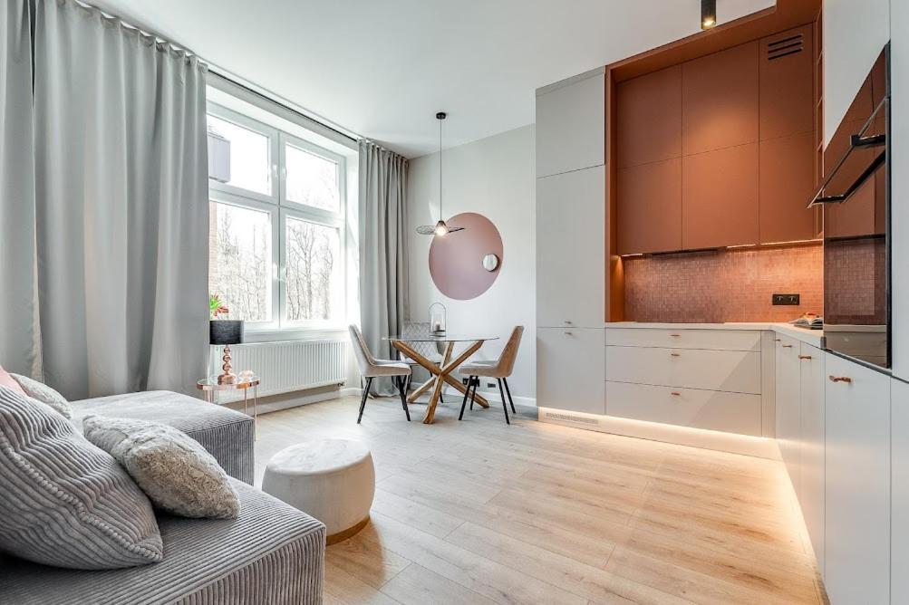 Jan III Sobieski - Luksusowy Apartament S Prywatny Darmowy Parking Gliwice Kültér fotó